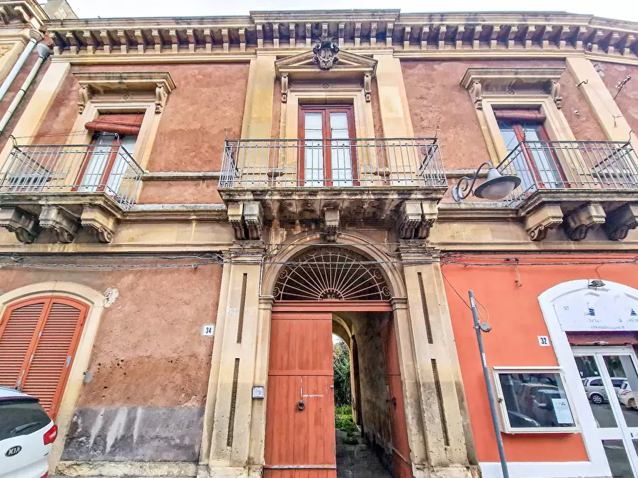 Immagine 29 di Palazzo in vendita  in Via Scalilla snc a Gravina Di Catania