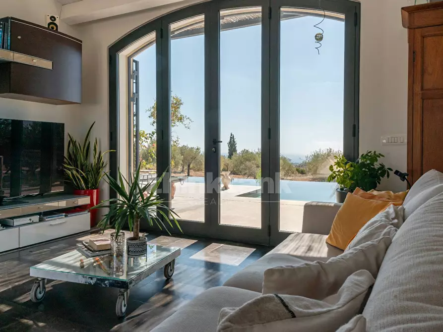 Immagine 21 di Villa in vendita  in via Meti a Avola