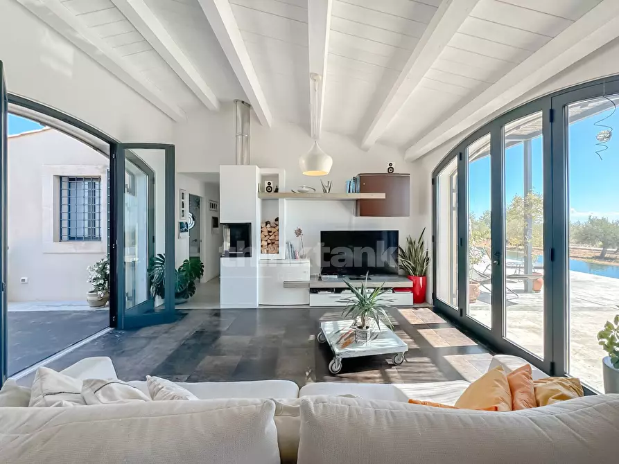 Immagine 11 di Villa in vendita  in via Meti a Avola