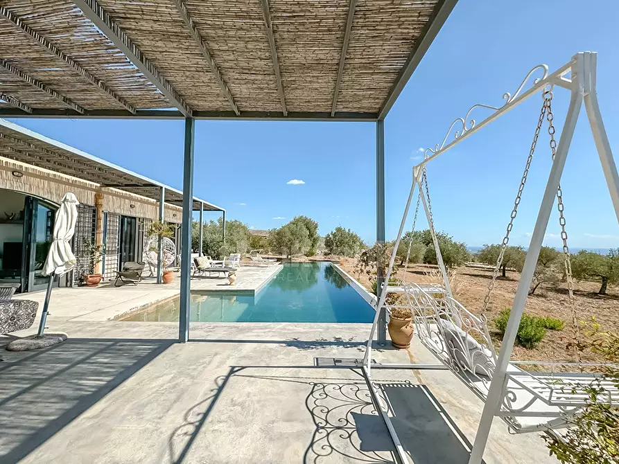 Immagine 41 di Villa in vendita  in via Meti a Avola