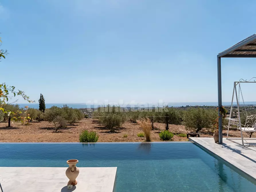 Immagine 3 di Villa in vendita  in via Meti a Avola