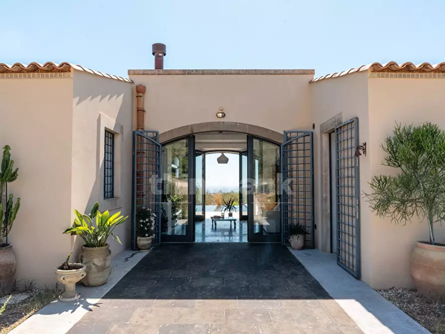 Immagine 7 di Villa in vendita  in via Meti a Avola