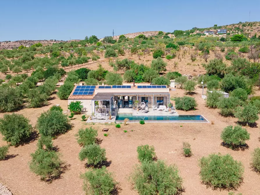 Immagine 52 di Villa in vendita  in via Meti a Avola