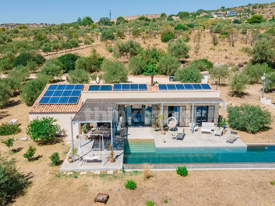 Immagine 4 di Villa in vendita  in via Meti a Avola