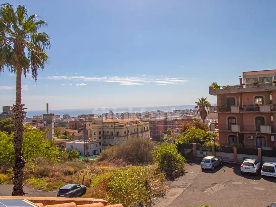 Immagine 33 di Villa in vendita  in Via Venerando Gangi 11 a Catania