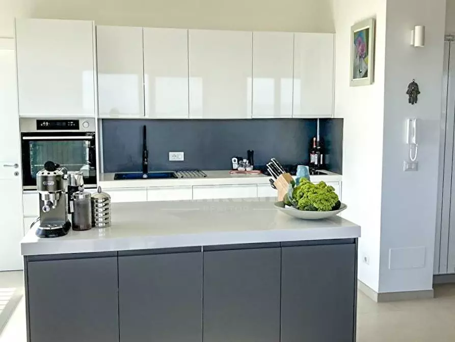 Immagine 6 di Villa in vendita  in Via dello Sbarco Anglo Americano snc a Camastra