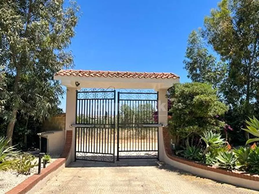 Immagine 25 di Villa in vendita  in Via dello Sbarco Anglo Americano snc a Camastra