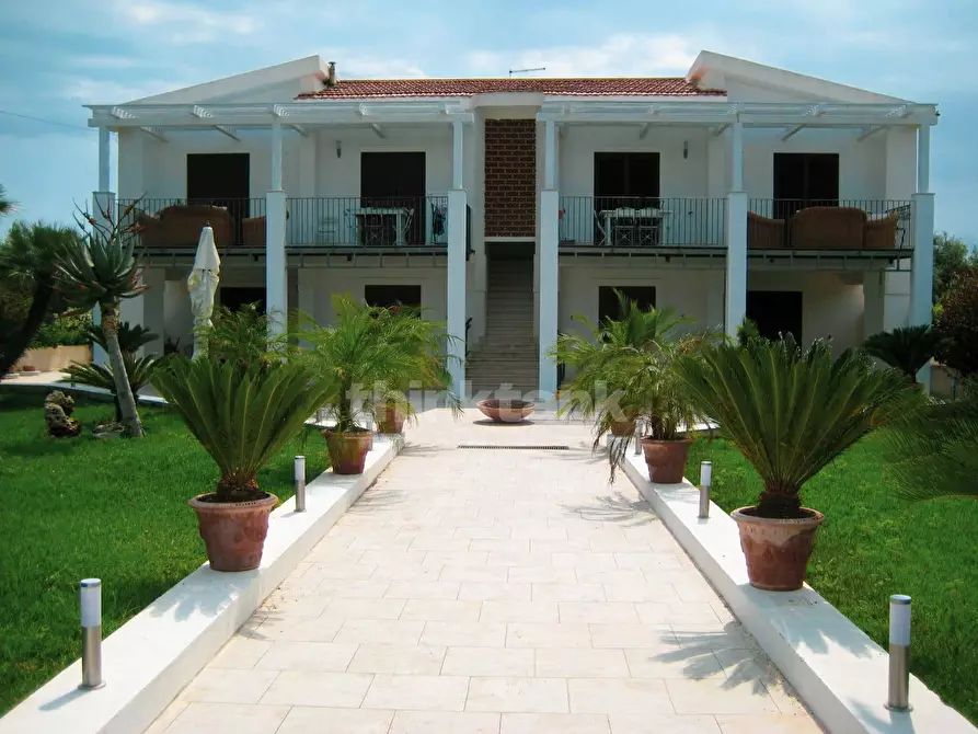 Immagine 4 di Villa in vendita  in str san lorenzo snc a Noto