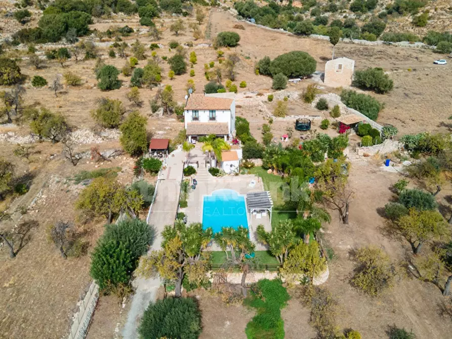 Immagine 2 di Villa in vendita  in Strada provicinale 4 snc a Avola