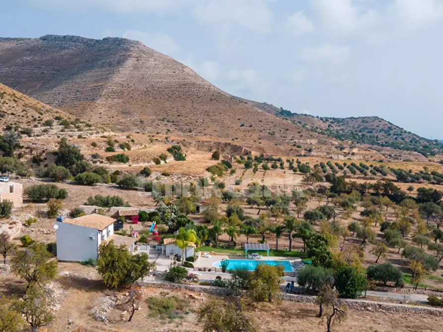 Immagine 3 di Villa in vendita  in Strada provicinale 4 snc a Avola