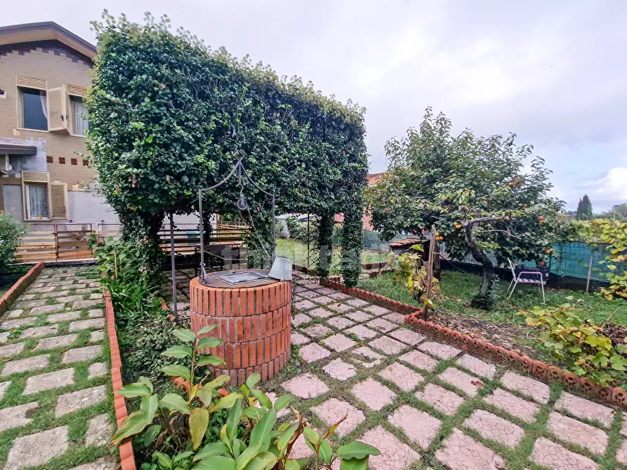 Immagine 22 di Villa in vendita  in Tarderia snc a Gravina Di Catania