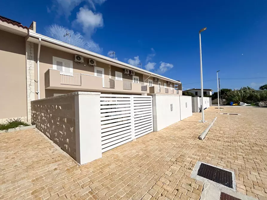 Immagine 29 di Villetta a schiera in vendita  in S.da Provinciale 84 snc a Pachino