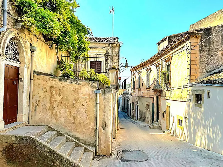 Immagine 1 di Villa in vendita  in Corso San Giorgio snc a Modica