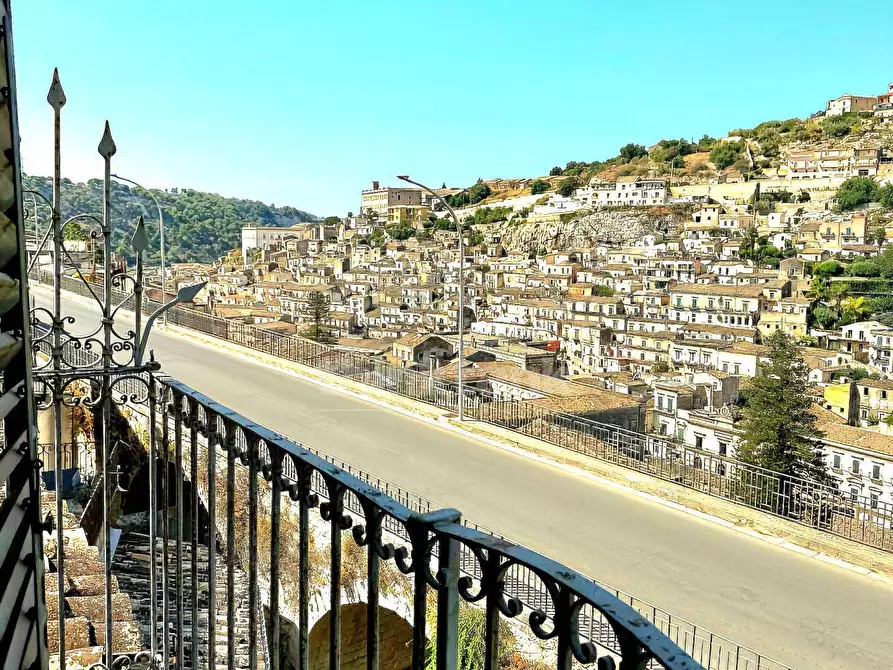 Immagine 2 di Villa in vendita  in Corso San Giorgio snc a Modica