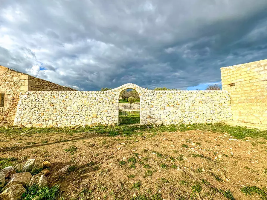 Immagine 12 di Rustico / casale in vendita  in contrada Buonivini a Noto