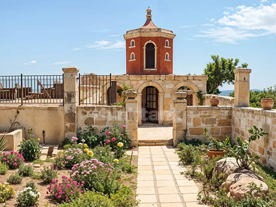 Immagine 4 di Villa in vendita  in Via Crisilio SNC a Avola