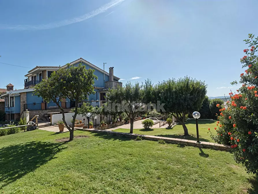 Immagine 40 di Villa in vendita  in via delle Fornaci s.n.c. a Siracusa