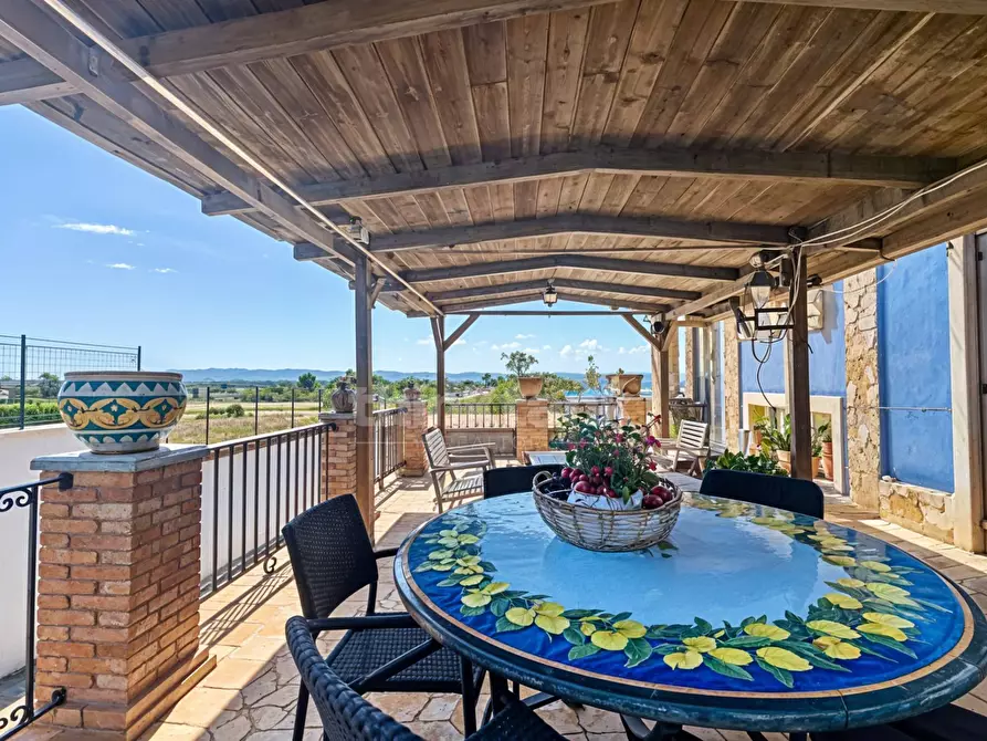 Immagine 4 di Villa in vendita  in via delle Fornaci s.n.c. a Siracusa