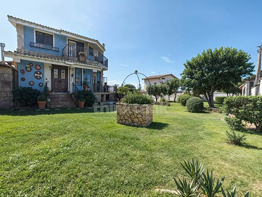 Immagine 38 di Villa in vendita  in via delle Fornaci s.n.c. a Siracusa