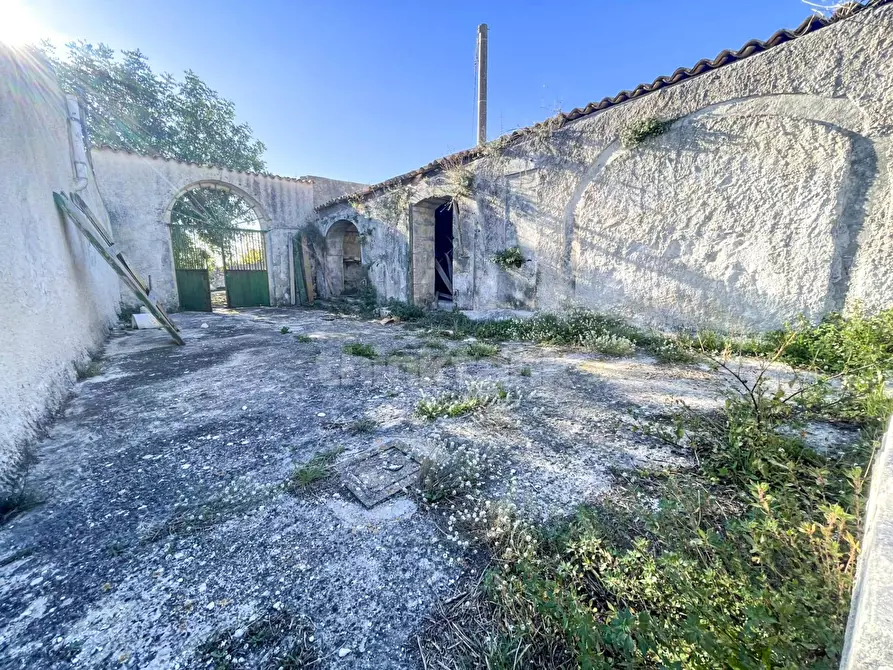 Immagine 51 di Rustico / casale in vendita  in sp 287 a Noto