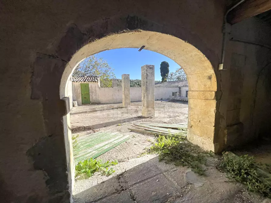 Immagine 52 di Rustico / casale in vendita  in sp 287 a Noto