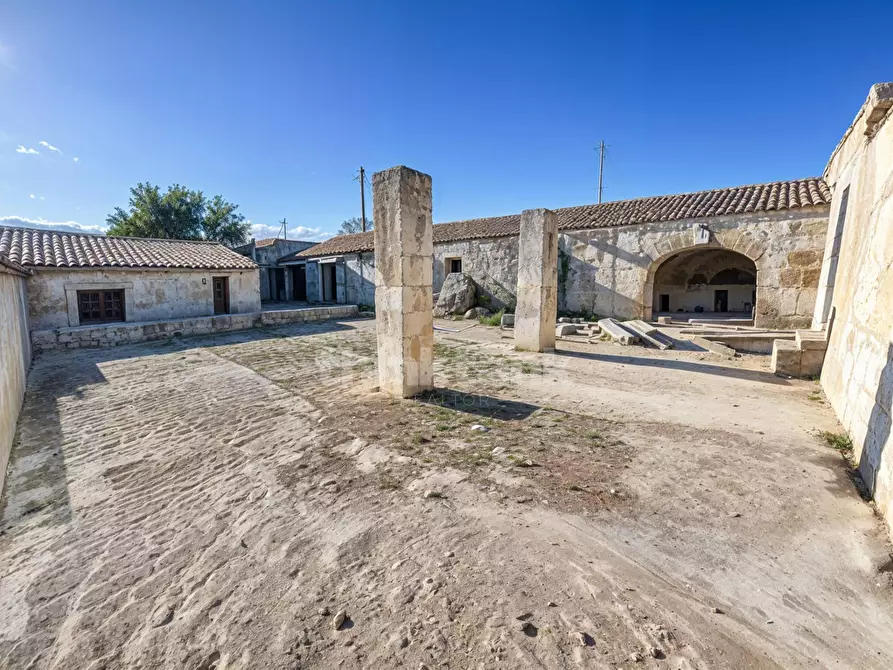 Immagine 7 di Rustico / casale in vendita  in sp 287 a Noto