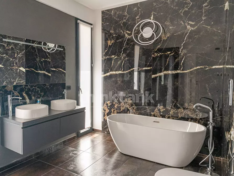 Immagine 45 di Villa in vendita  in sp11 a Noto