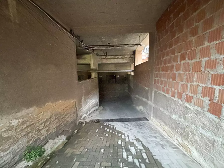 Immagine 7 di Box auto in vendita  in via san metodio a Siracusa