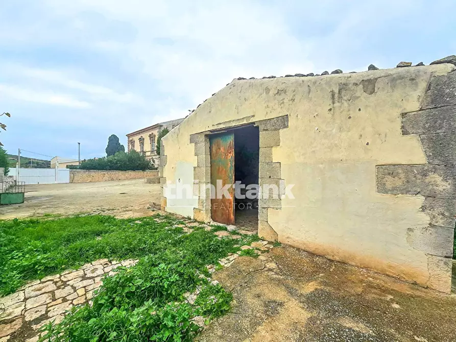 Immagine 25 di Rustico / casale in vendita  in SS514 a Ragusa