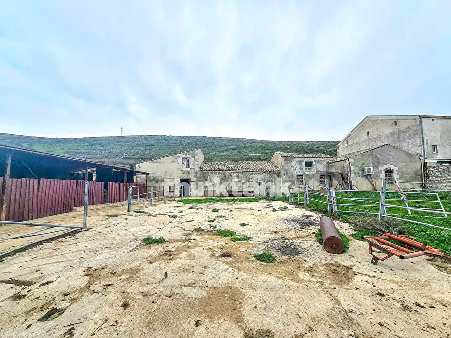 Immagine 40 di Rustico / casale in vendita  in SS514 a Ragusa