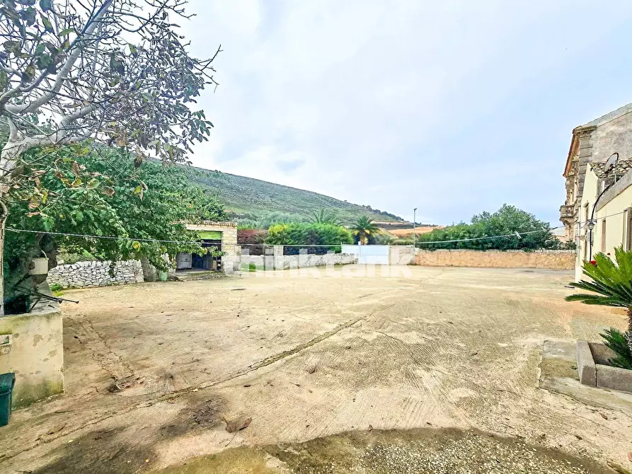 Immagine 43 di Rustico / casale in vendita  in SS514 a Ragusa