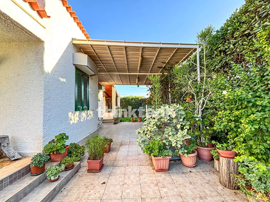 Immagine 31 di Villetta a schiera in vendita  in Via delle Muse a Siracusa