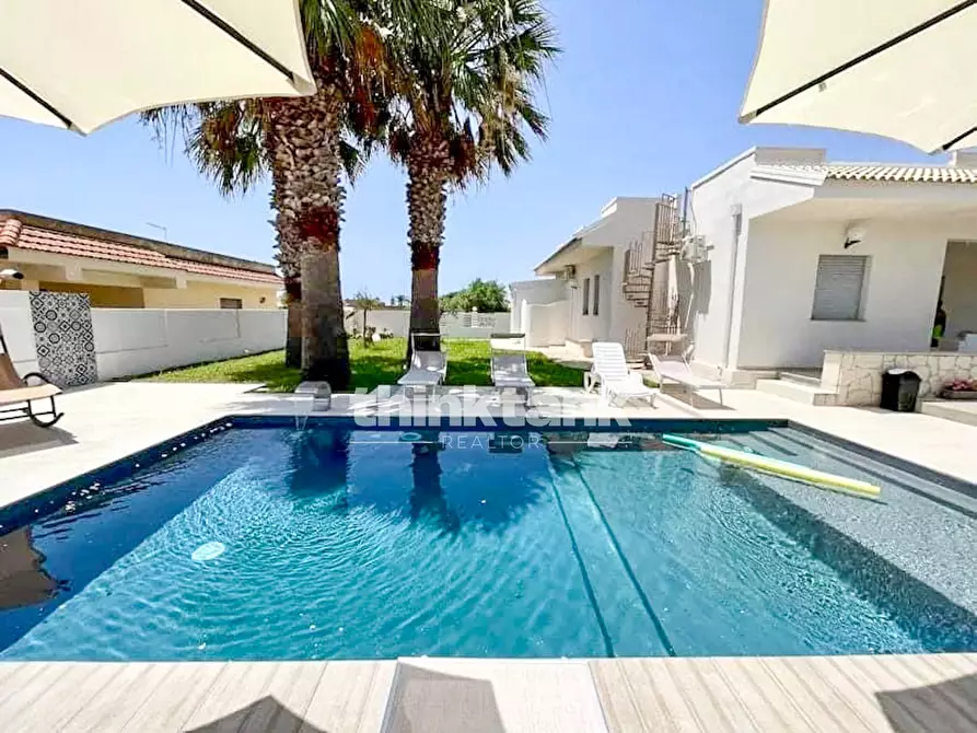 Immagine 19 di Villa in vendita  in Via delle Noci di Cocco a Ispica