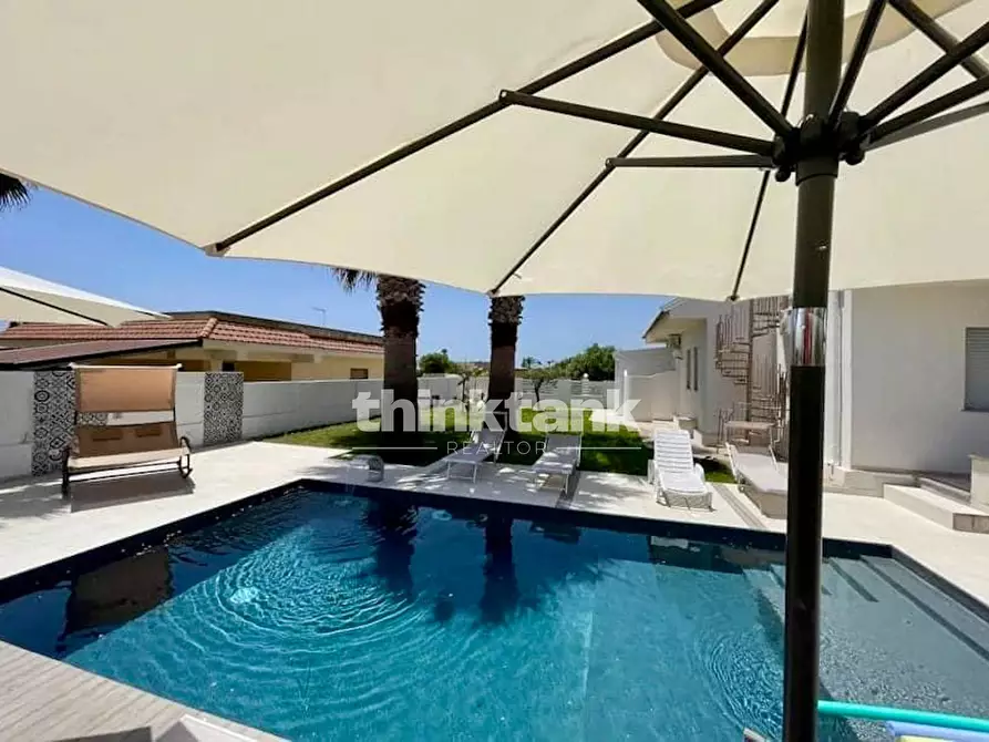 Immagine 27 di Villa in vendita  in Via delle Noci di Cocco a Ispica