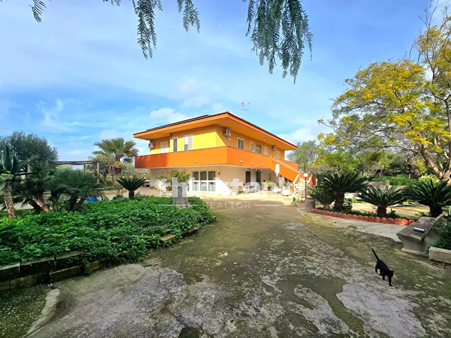 Immagine 2 di Villa in vendita  in Via del Giglio a Pozzallo