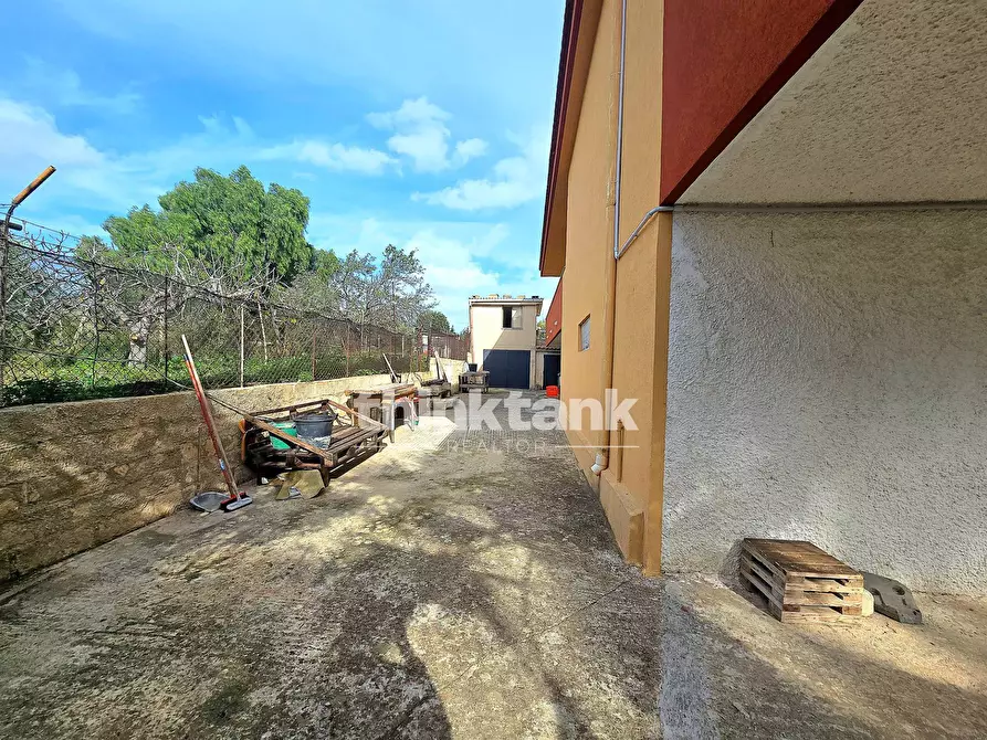Immagine 61 di Villa in vendita  in Via del Giglio a Pozzallo
