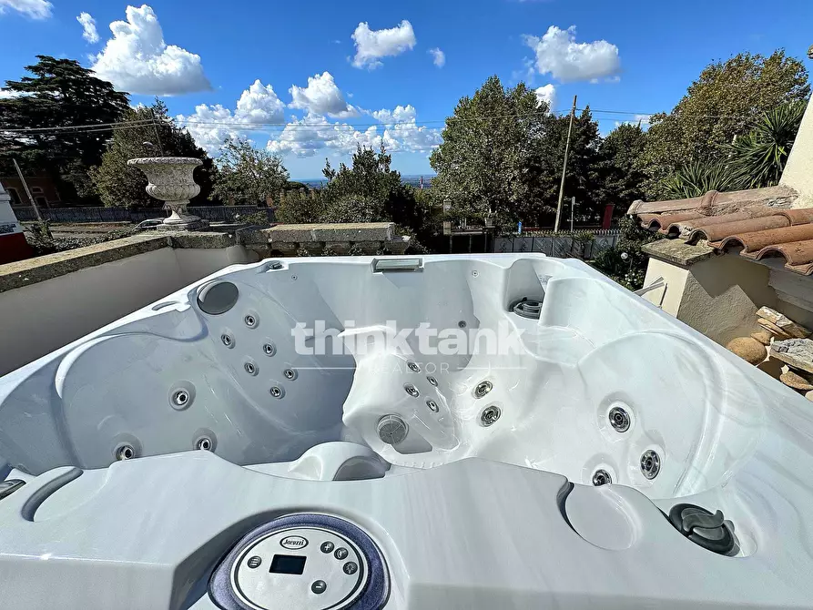 Immagine 15 di Appartamento in vendita  in Viale Bruno Buozzi 24 a Roma