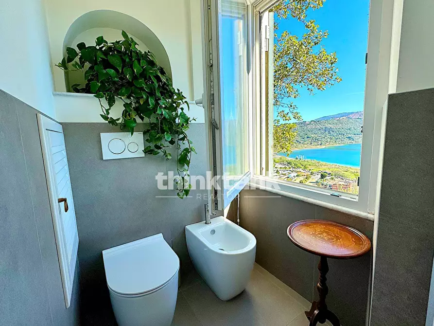 Immagine 37 di Appartamento in vendita  in Viale Bruno Buozzi 24 a Roma