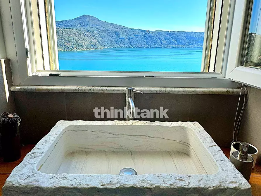 Immagine 38 di Appartamento in vendita  in Viale Bruno Buozzi 24 a Roma