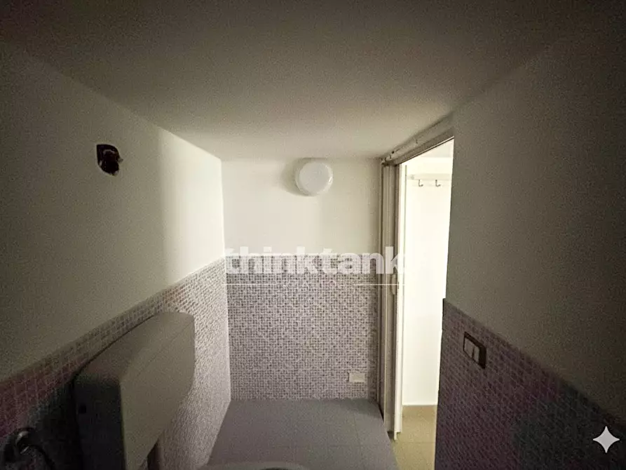 Immagine 14 di Locale commerciale in vendita  in Corso Gelone a Siracusa