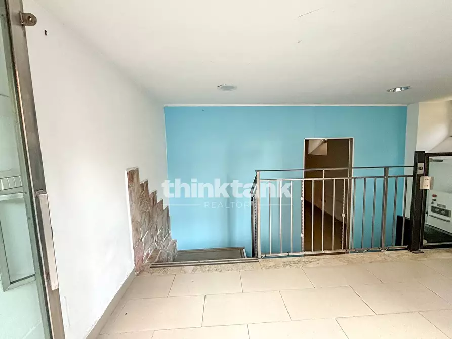 Immagine 2 di Locale commerciale in vendita  in Corso Gelone a Siracusa