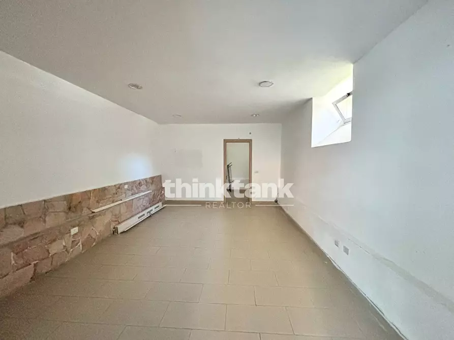 Immagine 7 di Locale commerciale in vendita  in Corso Gelone a Siracusa