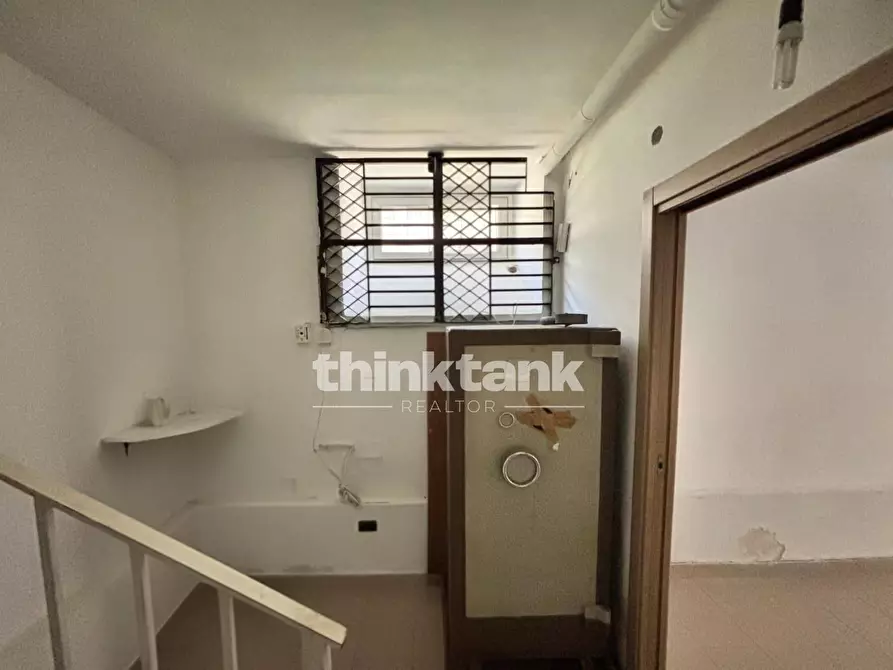 Immagine 11 di Locale commerciale in vendita  in Corso Gelone a Siracusa