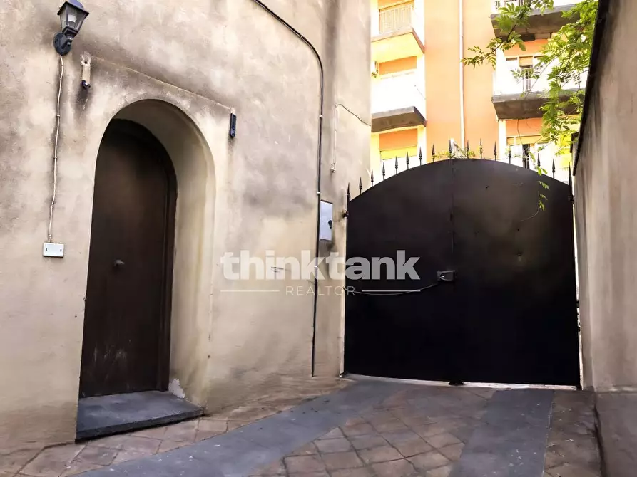 Immagine 33 di Villa in vendita  in Via De Caro a Catania