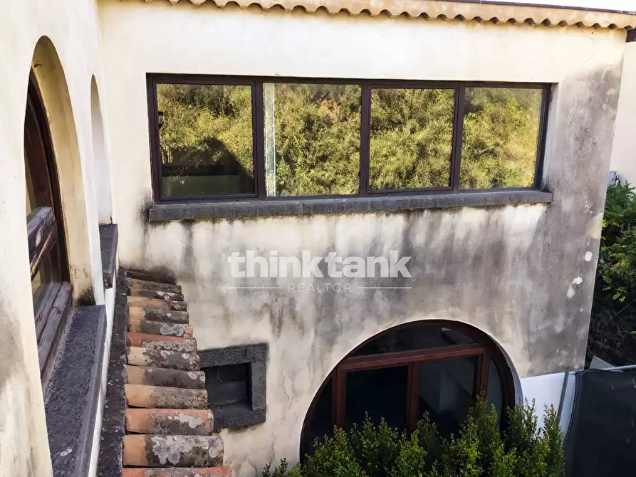 Immagine 29 di Villa in vendita  in Via De Caro a Catania