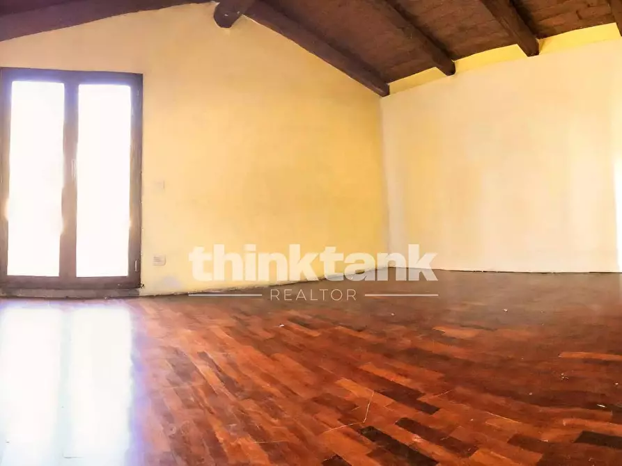 Immagine 30 di Villa in vendita  in Via De Caro a Catania