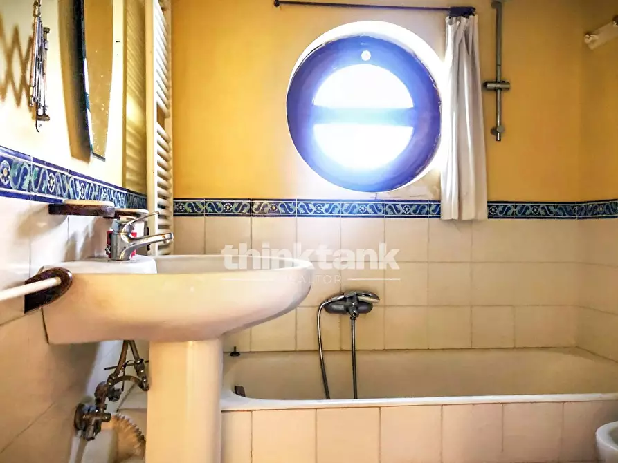 Immagine 14 di Villa in vendita  in Via De Caro a Catania