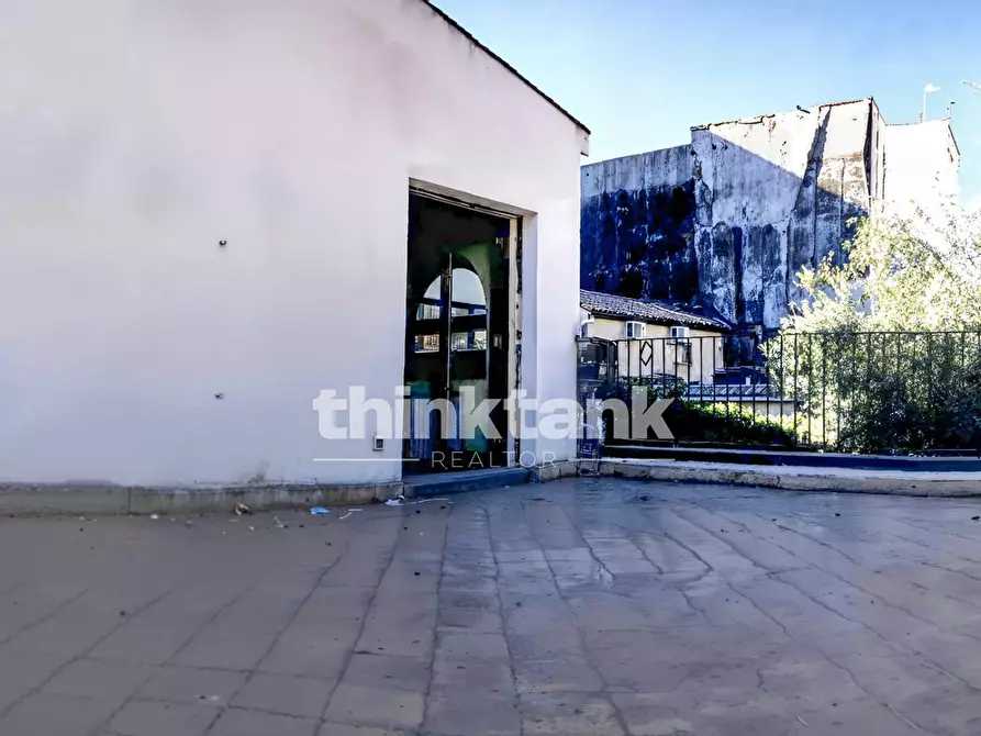 Immagine 25 di Villa in vendita  in Via De Caro a Catania