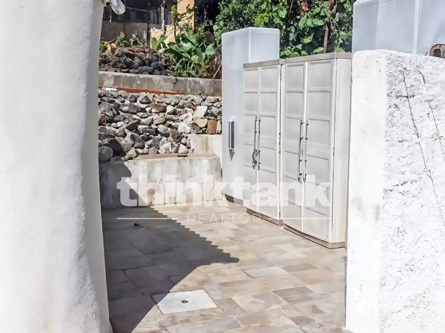 Immagine 11 di Villa in vendita  in Via Gramsci a Gravina Di Catania