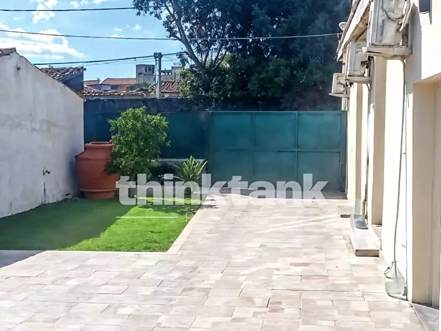 Immagine 3 di Villa in vendita  in Via Gramsci a Gravina Di Catania